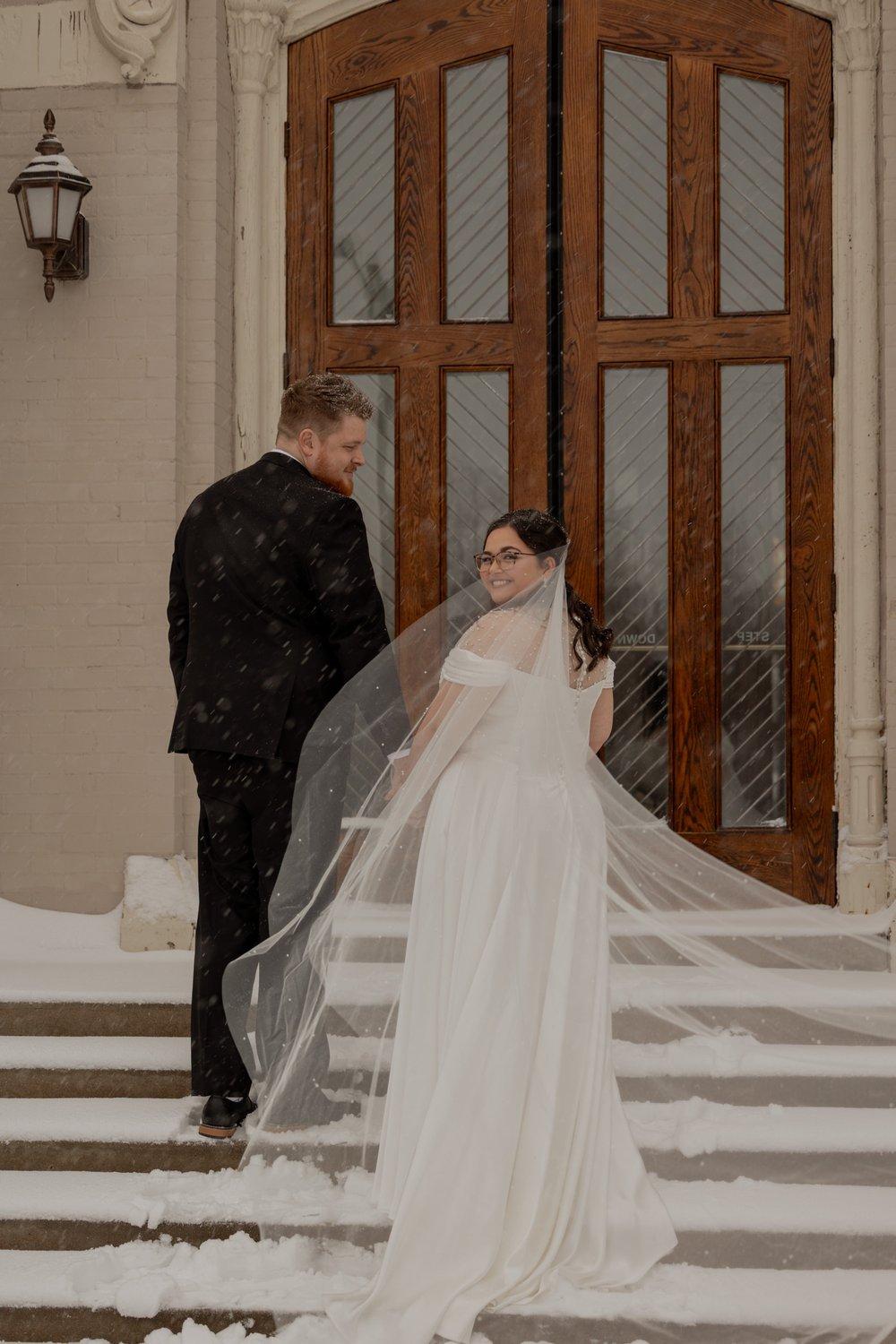 carousel-hero-element image-18